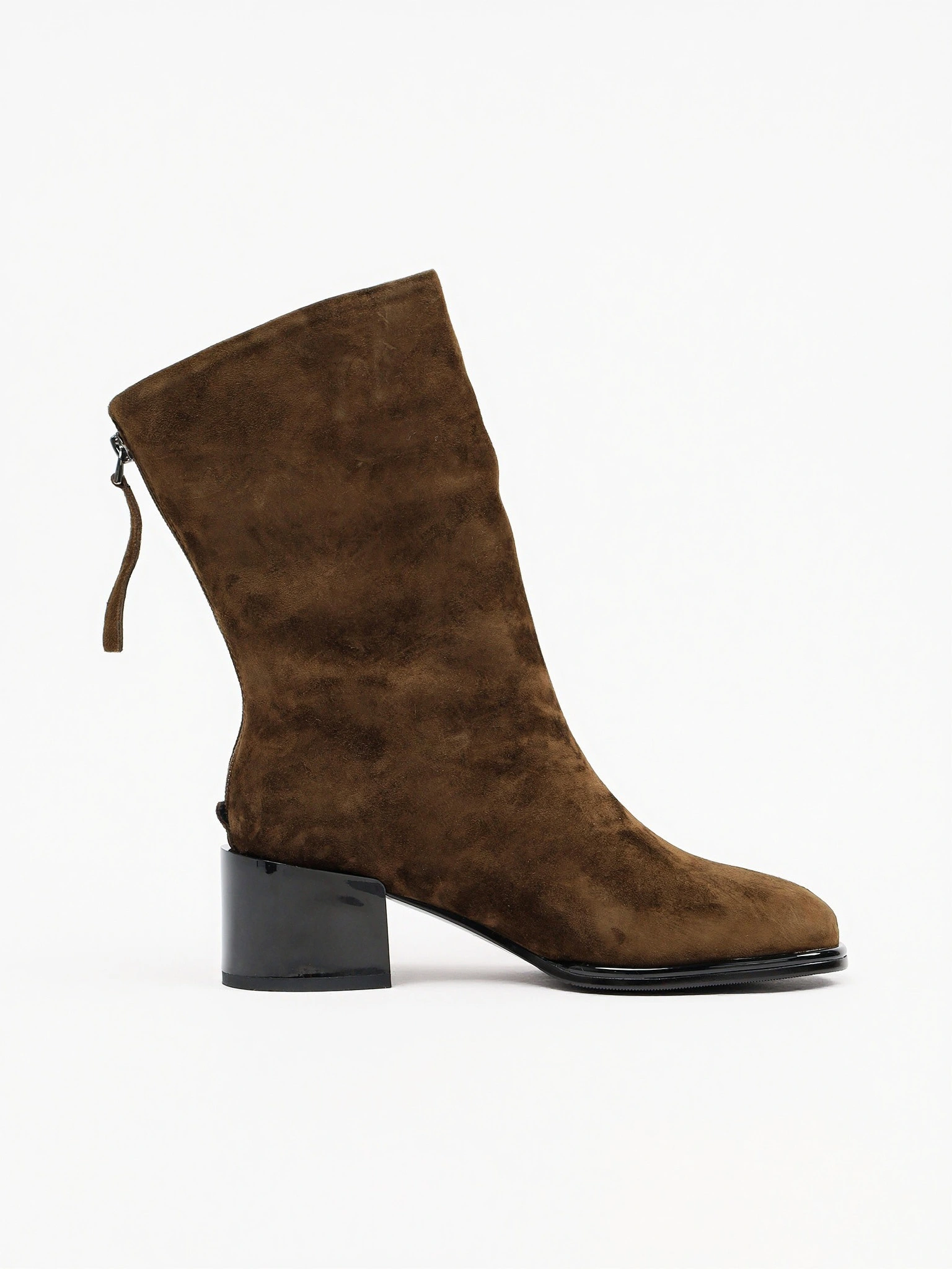 Полусапоги оливкового цвета на низком широком каблуке